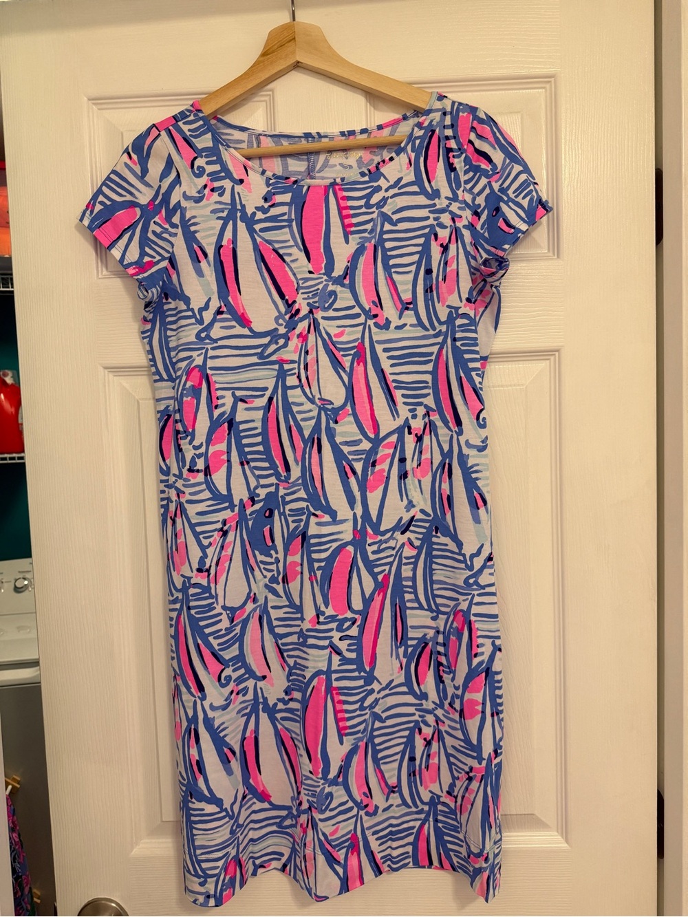 LIKE NEW Lilly Pulitzer Short Sleeve Dress - Small